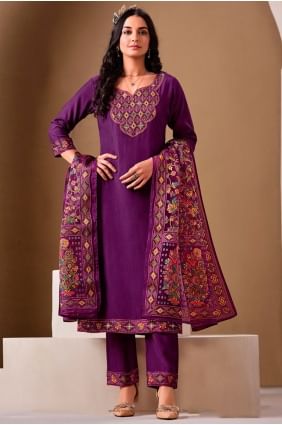Salwar Kameez en soie brodée violette SK155796