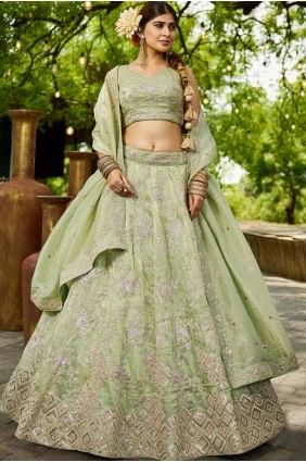 Pista Lehenga Choli en tissu avec broderie LC8595