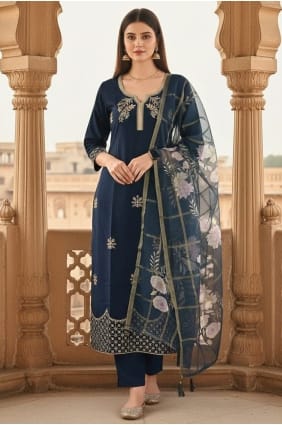 Salwar Kameez bleu marine avec viscose brodée SK15668