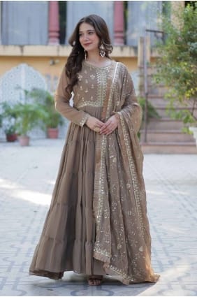 Robe en georgette georgette avec broderie GW1053