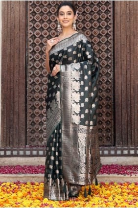 Sari en soie verte brodé SR29227