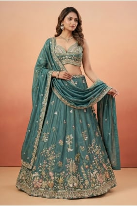 Lehenga Choli brodé en tissu vert LC9181