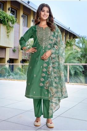 Salwar Kameez vert en viscose brodée SK15780