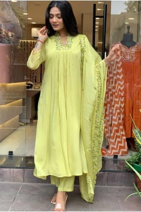 Tailleur pantalon droit vert en rayonne brodée SK155404