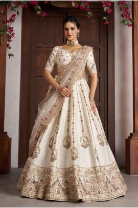 Lehenga Choli blanche avec filet à manches LC9104