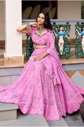 Lehenga Choli en georgette avec bordure en dentelle rose clair LC9261
