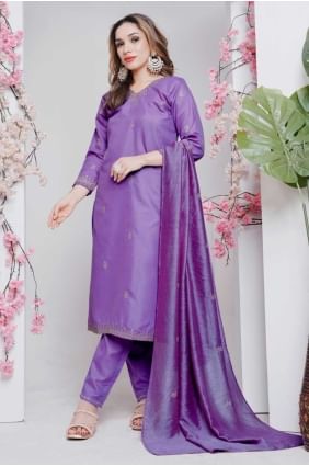Salwar Kameez en rayonne lavande brodé SK155764
