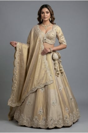 Lehenga Choli en soie brodée couleur crème avec dupatta LC9212