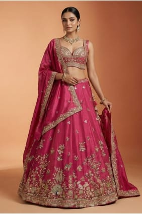 Lehenga Choli rose Rani en tissu avec broderies LC9155