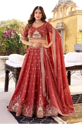 Lehenga Choli en soie couleur rouille avec broderies LC8888