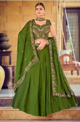 Lehenga Choli brodé en soie Mahendi LC8821