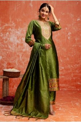 Costume droit brodé en soie Mahendi avec dupatta SK155640