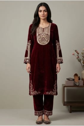 Kurta indo-occidentale brodée en velours bordeaux SK159177
