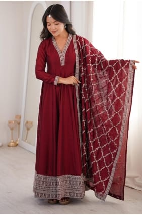 Ensemble sharara bordeaux en soie à sequins avec dupatta GW1247