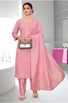 Salwar Kameez en mousseline rose clair avec finitions à la main SK155928