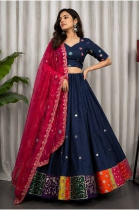 Lehenga Choli bleu marine en soie brodée LC9143