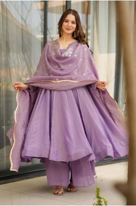 Salwar Kameez en mousseline de soie avec broderie SK155715