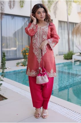 Salwar Kameez rose en viscose brodée SK15792