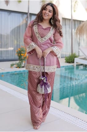 Kurta rose en soie de style indo-occidental avec miroir SK156035