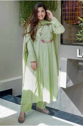 Chanderi Salwar Kameez brodé en Pista SK155867