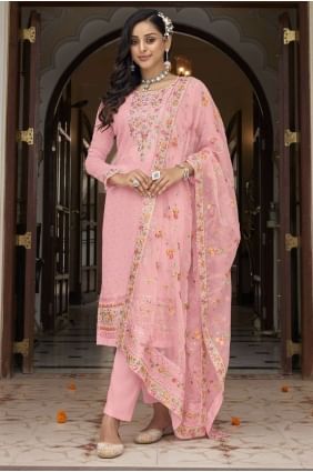 Georgette Salwar Kameez brodée rose SK153416