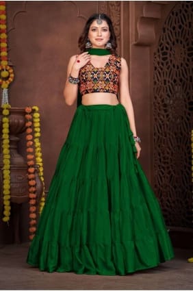 banglori soie Navratri lehenga choli avec brodé en vert clair LC7213
