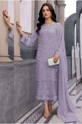 Georgette Salwar Kameez avec brodé en violet SK153676