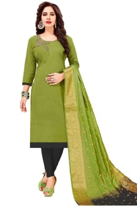 salwar kameez en soie brodée verte SK153757