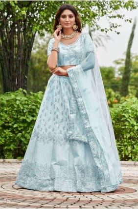 Satin bleu ciel Lehenga Choli en brodé LC7561