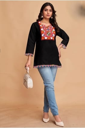 Kurti noir en coton brodé avec dupatta KTI2521