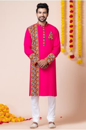 Rayon hommes Kurta avec brodé KURR26