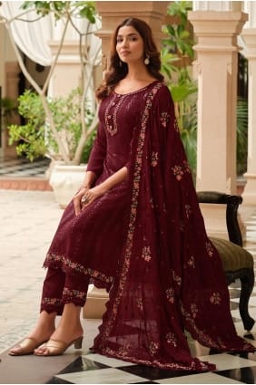 Salwar Kameez en mousseline de soie avec broderie SK154592