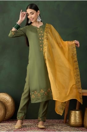 Salwar Kameez bleu avec mousseline brodée SK154603