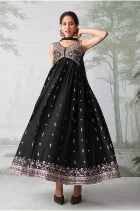 Robe robe noire en georgette brodée GW0976