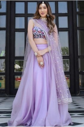 Lehenga choli brodé lavande en organza LC8009