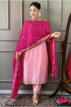 Salwar kameez en viscose brodée rose opauqe avec dupatta SK154622
