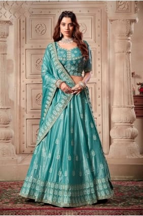 Lehenga choli bleu ciel avec soie brodée LC8030
