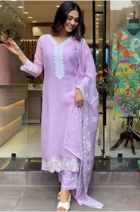 Tailleur pantalon droit rose brodé de viscose avec dupatta SK155056