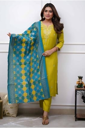 Salwar Kameez en viscose brodé en jaune SK155078