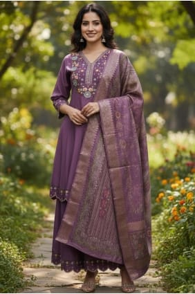 Salwar Kameez en soie brodée de violet SK155971