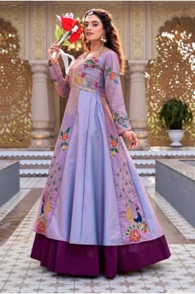 Ensemble Lehenga en soie filée violette avec Dupatta LS087