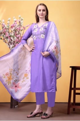 Salwar Kameez violet avec rayonne brodée SK155716