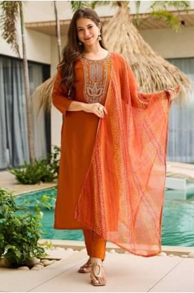 Salwar Kameez en rayonne orange avec broderie SK155760