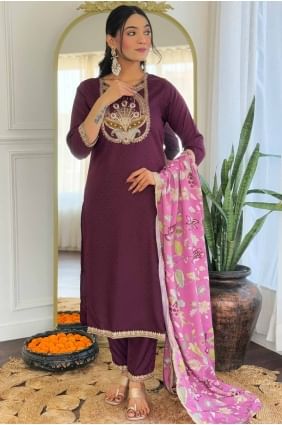 Salwar Kameez en rayonne brodé vin avec dupatta SK155663