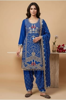 Salwar Kameez brodé en crêpe bleu royal SK159171