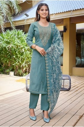 Salwar Kameez en viscose brodée bleu clair SK15781