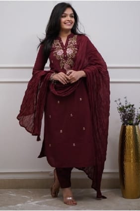 Ensemble salwar kameez brodé en soie bordeaux pour l'Aïd, avec dupatta SK156002