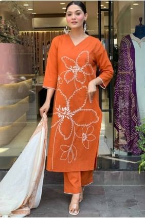 Salwar Kameez en Chanderi orange avec broderie SK155660