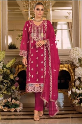 Salwar Kameez Eid en mousseline de soie à sequins magenta SK155955