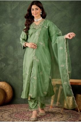 Salwar Kameez vert en soie brodée avec dupatta SK155687